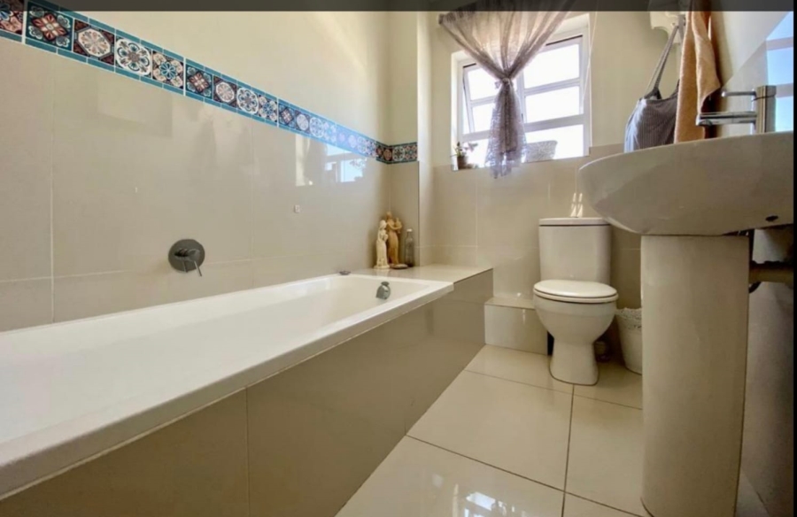 To Let 3 Bedroom Property for Rent in Nuutgevonden Western Cape